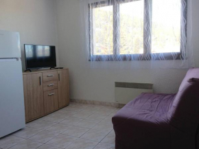 Studio Cabine Aux Angles avec Garage et Equipements Complets - FR-1-593-62